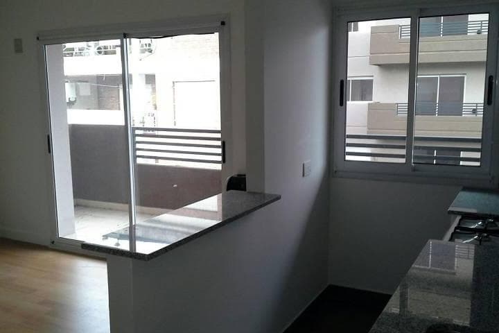 Excelente 2 Ambientes con Cochera - 2