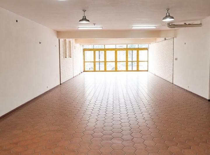 Local Comercial con Frente Vidriado en Alquiler en Barrio Alta Cordoba - 2