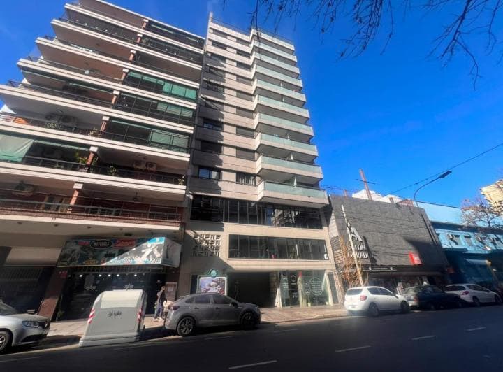 Excelente Monoambiente con Cochera y Baulera en Alquiler en Pleno Centro de Villa Urquiza. Edificio - 2