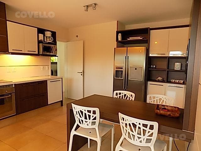 Venta y Alquiler, Casa de 4 Dorm., Boulevard Park Playa Mansa - 3