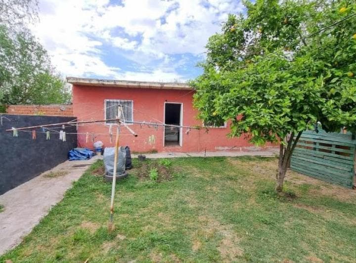Casa en Venta - 3 Dorm. 1 Baño - 330 m² - Marcos Paz - 4