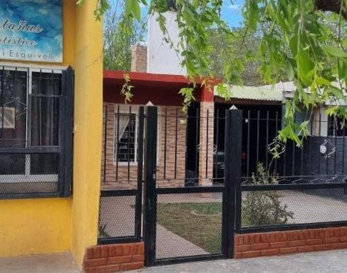 Casa en Venta - 3 Dorm. 1 Baño - 330 m² - Marcos Paz - 2