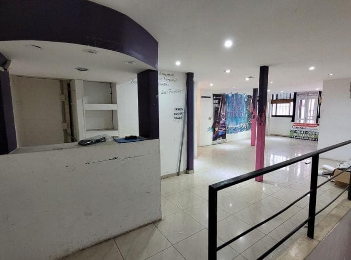 Oficinas de Uso Comercial o Profesional 1er Piso por Escalera - 5