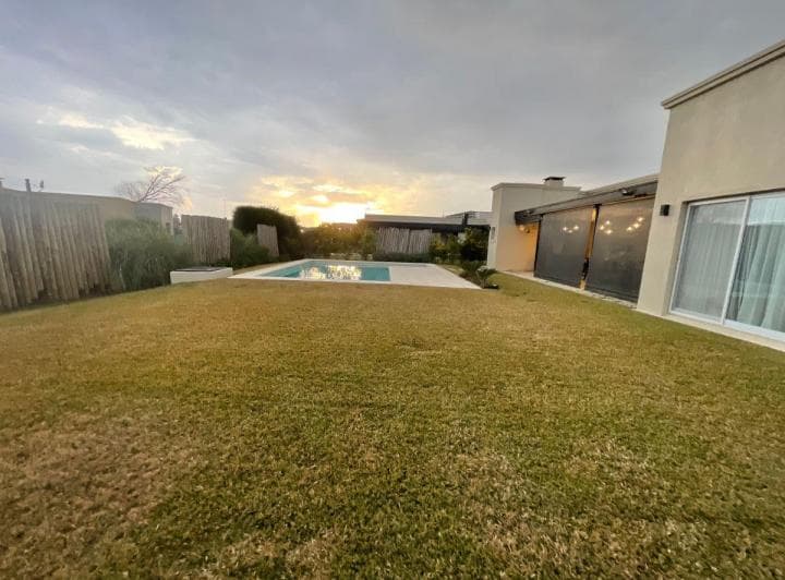 Impecable y Moderna Casa Para Fiestas y Enero de 2027 - 2