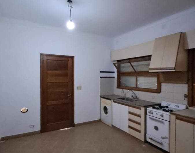 Excelente Casa Chalet a La Venta, con 400 m² de Lote. - Céntrica. - 4