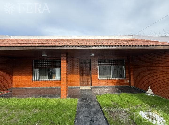 Venta PH 3 Ambientes con Jardín en Bernal Oeste - 5