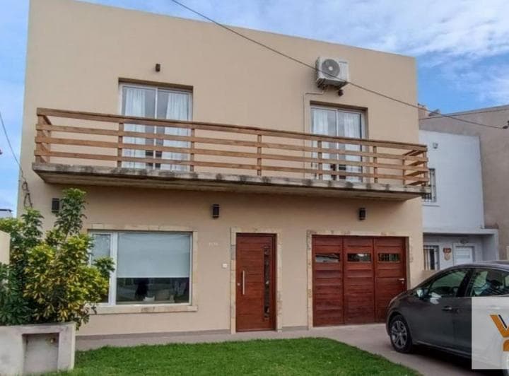 Casa en Venta - 2 Dorm. 1 Baño - 215 m² - Miramar - 2
