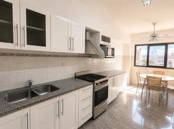 Excelente Depto 3 Dorm C/balcón y Cochera Cub - 2