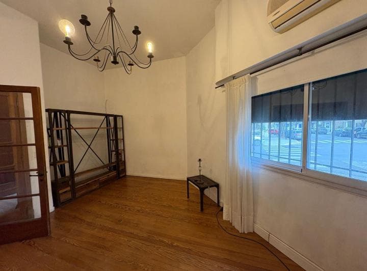 Casa de 4 Ambientes en 2 Plantas con Cochera, Terraza y Espacio Independiente – Coghlan - 4