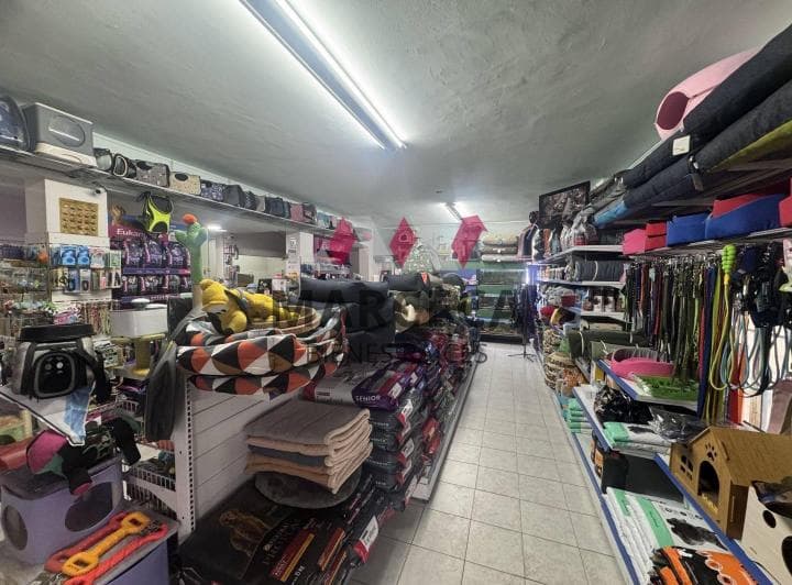 Local Comercial en Esquina en Venta - 4