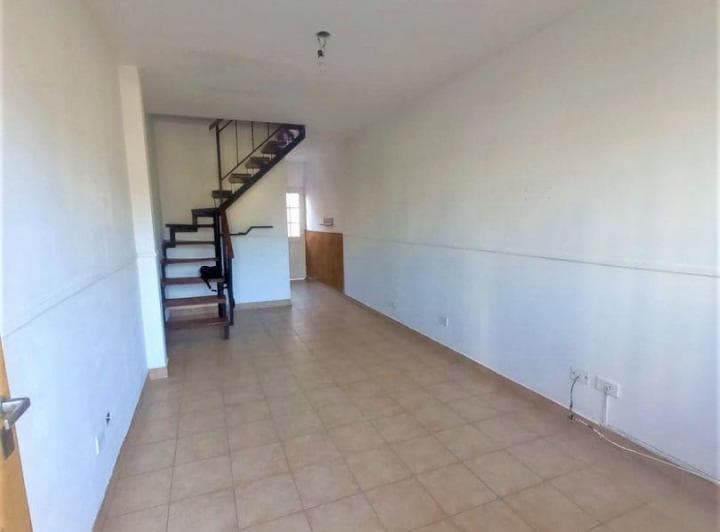 Duplex de 3 Ambientes con Patio y Entrada de Coche. - 4