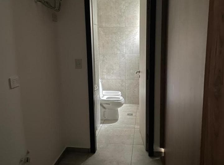 Oficina en en El Centro de La Ciudad, 4 Espacios, Sala de Reuniones; Asadores, Patio - 4