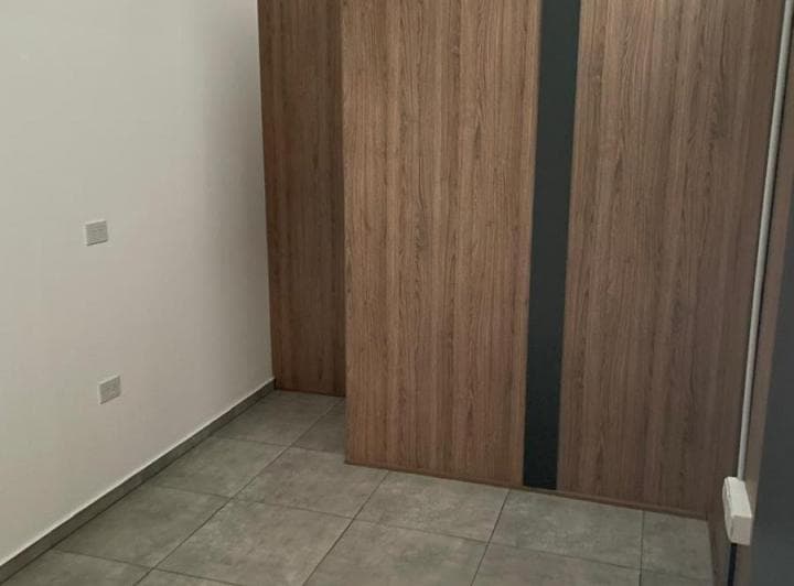 Oficina en en El Centro de La Ciudad, 4 Espacios, Sala de Reuniones; Asadores, Patio - 5