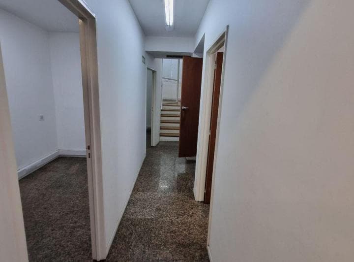 Amplio Local Comercial de 212 m&sup2; en Duarte Quirós – Ideal Empresas, Institutos y Oficinas - 4