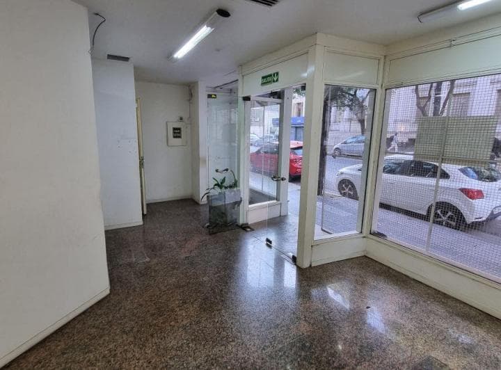 Amplio Local Comercial de 212 m&sup2; en Duarte Quirós – Ideal Empresas, Institutos y Oficinas - 3