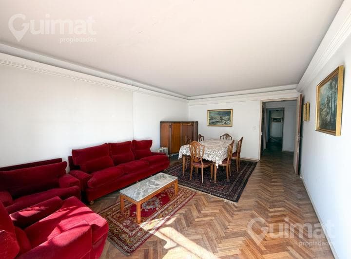 Piso de 4 Ambientes Mas Dependencia de Servicio 121 m Cuadrados - Balvanera - 2