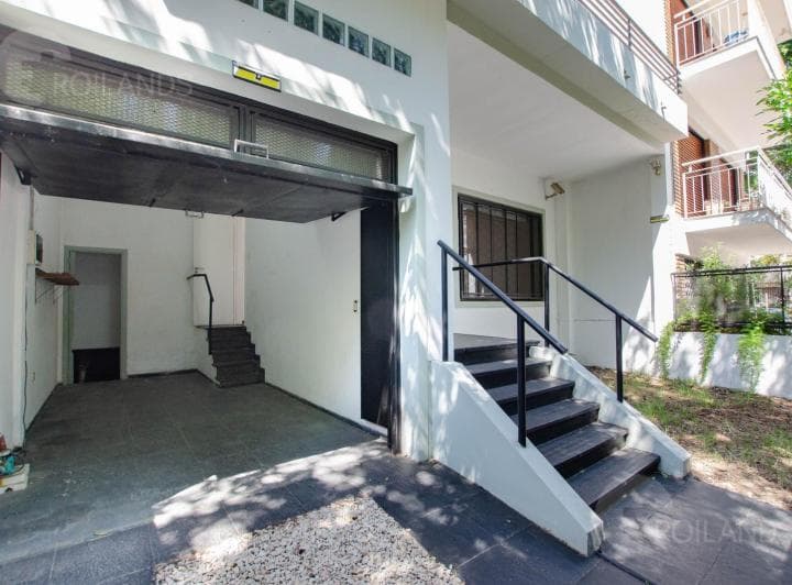 En Venta de Casa 3 Dorm., en Barrio River (Con Renta) - 3