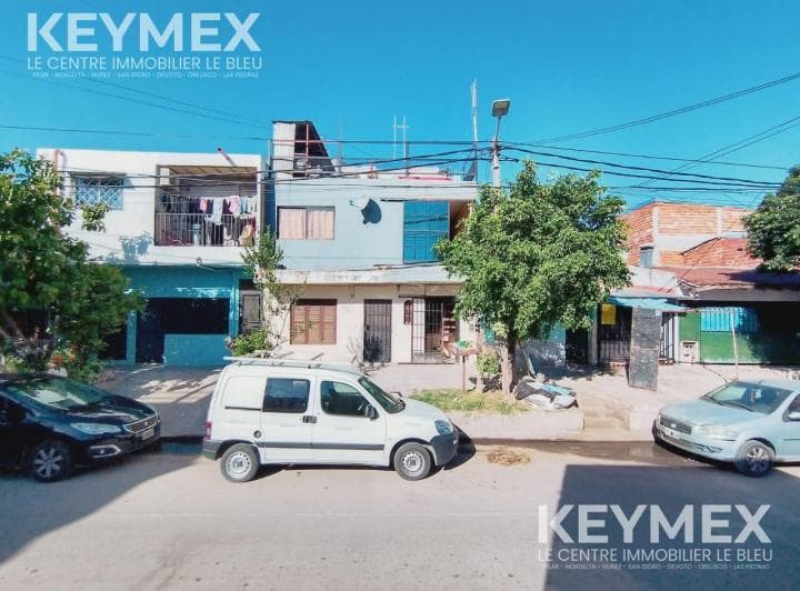 Venta de Casa en Villa Celina de 9 Ambientes Para Seguir Construyendo - 3