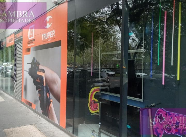 Local en Esquina en Forum Puerto Madero, 440 m² - 2