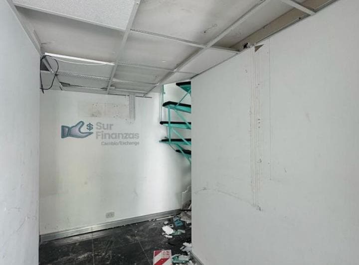 Local de 70 m² en Venta en Av Santa Fe Doble Altura - 3
