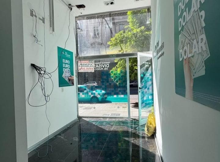 Local de 70 m² en Venta en Av Santa Fe Doble Altura - 5