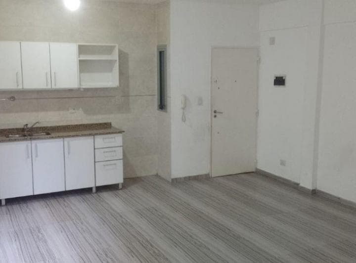 Monoambiente en Pb con Patio en Alquiler en Villa Luro. - 2