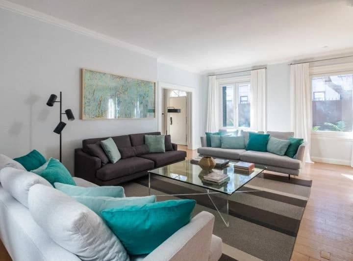 Impecable Casa en Venta en Barrio Parque. - 2
