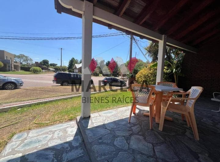 Hermosa Casa con Departamento en Venta en Monte Hermoso - 5