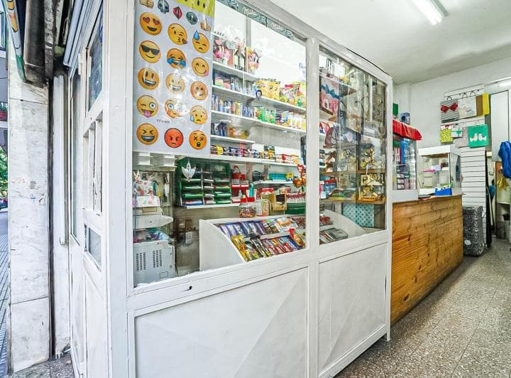 Excelente Local Comercial en Abasto - 5