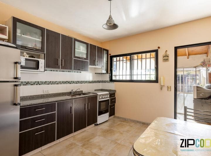 Venta Duplex de 4 Amb con Parrilla, Jardín y Quincho en Ramos Mejia - 4