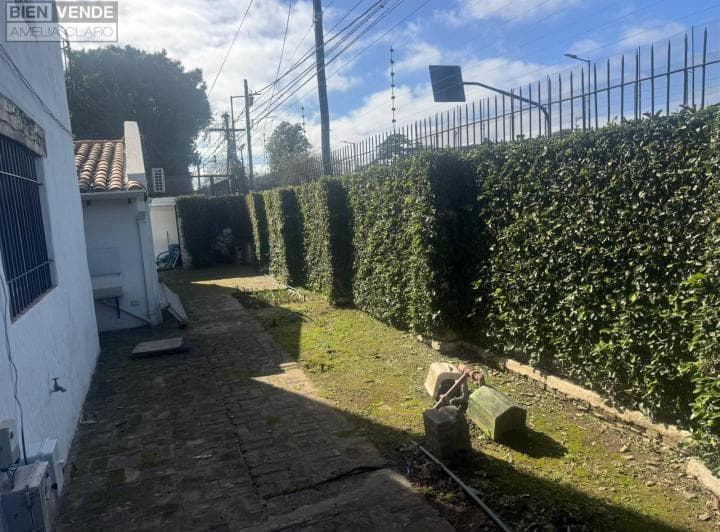 Alquiler Casa en Lomas de San Isidro | Gran Jardín Quincho y Pileta | 850 m² | Garage Para 4 Autos - 3