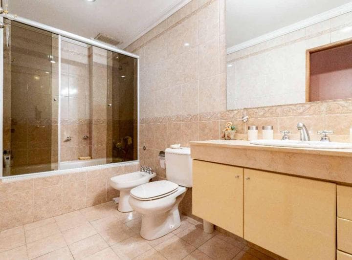 Casa 5 Amb en Venta con Jardín Quincho y Cochera - 3