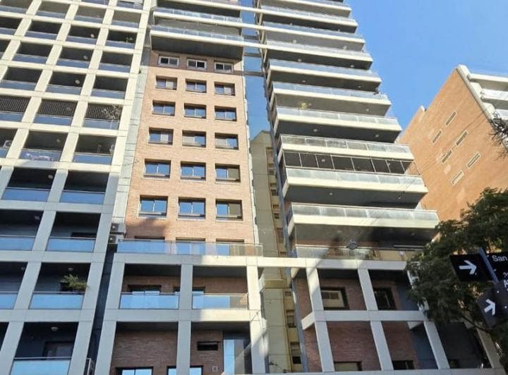 Venta Departamento 3 Dorm. con Patio y Cochera Martin Rosario - 2
