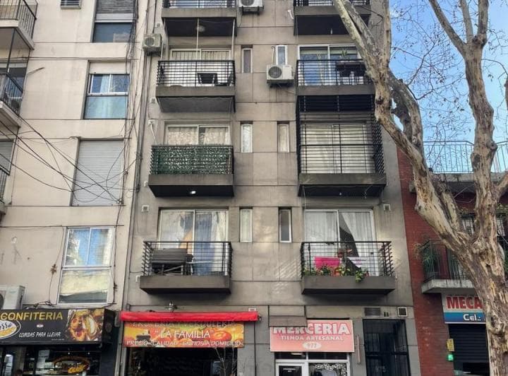 Local en Venta en Boedo Colombres 900 Vidriera y Persiana Motorizada - Bajas Expensas U$s 55.000 - 5