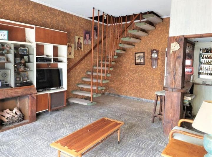Casa con Parque - Quincho y Garaje - 5 Ambientes - Oportunidad - 3