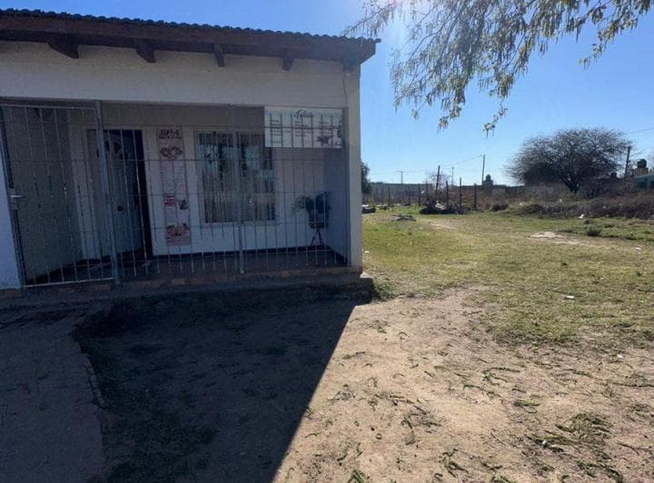 Casa en Malvinas Argentinas de 2 Dorm. - 2
