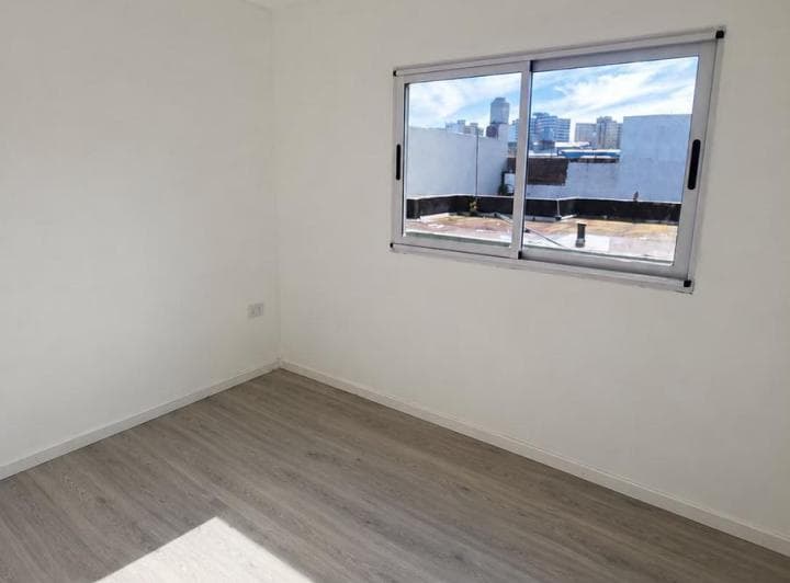 PH de Cuatro Ambientes en Duplex. a La Calle con Patio Propio. - 4