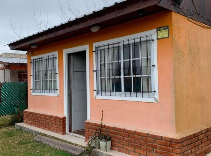 Casa en Venta con Quincho y Pileta en Domselaar, San Vicente - 3