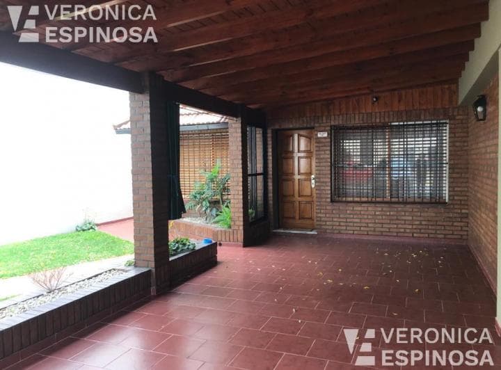 Casa de Seis Ambientes en Venta, Moron. Propiedad Sobre Lote Propio - 3
