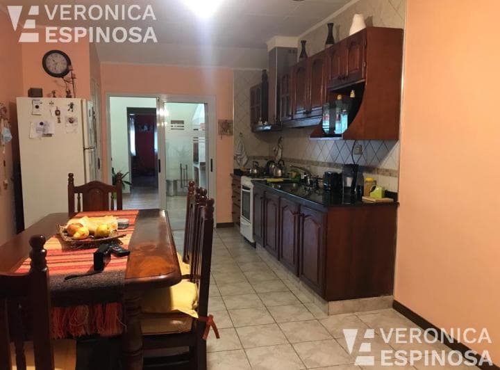 Casa de Seis Ambientes en Venta, Moron. Propiedad Sobre Lote Propio - 4