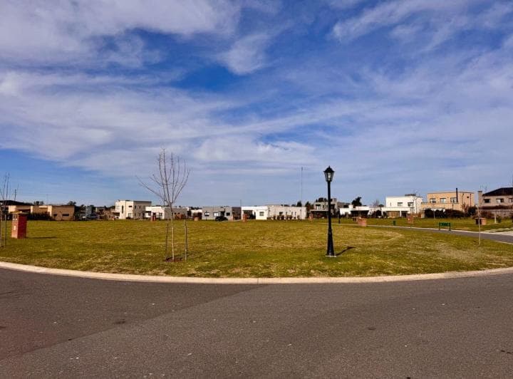 Lote en Venta en Esquina Santo Tomás Pilar - 4