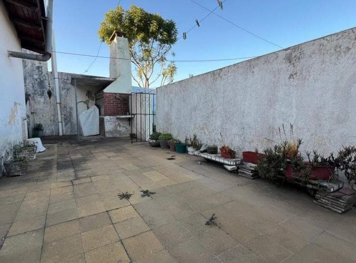 PH en Venta - 2 Dorm. 1 Baño - Cocheras - 194 m² - Mercedes - 5