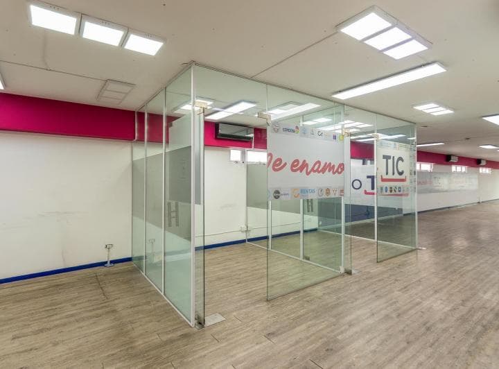Oficinas en Venta. Dos Coheras. Frente y Contrafrente. Boedo - 3