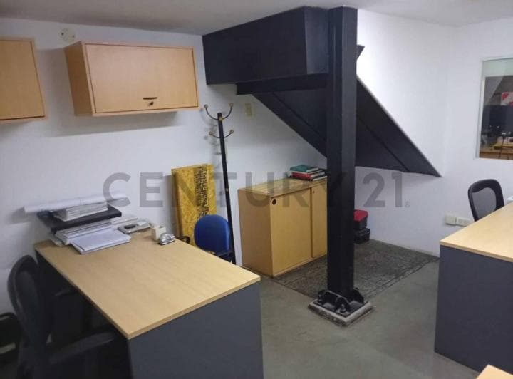 Venta de Oficinas Mas Galpon y Local en Villa Urquiza - 2