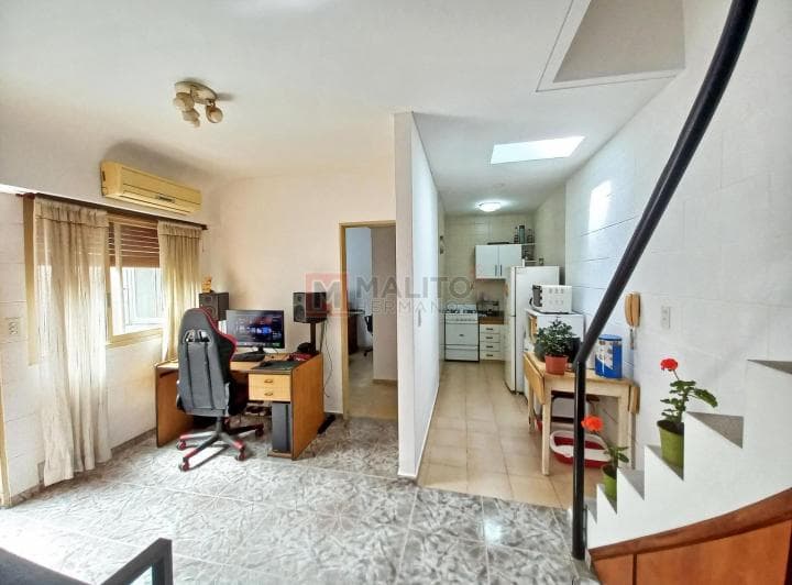 Venta PH Lateral 2 Ambientes con Patio Lavadero - 2