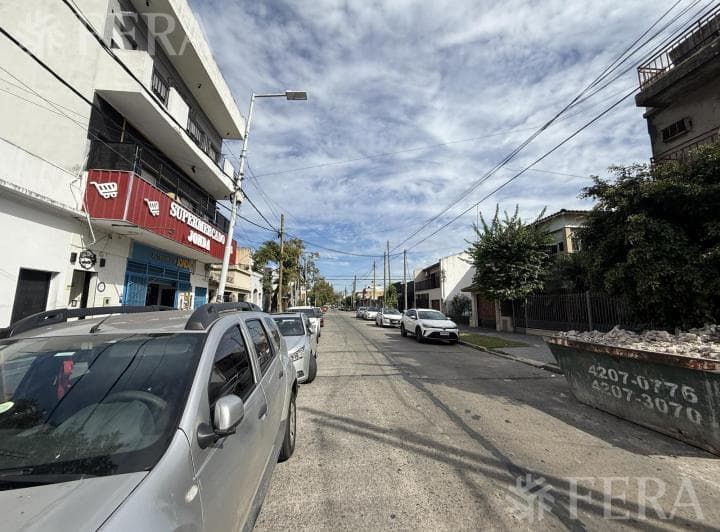 Venta PH 4 Ambientes con Jardín en Wilde - 2