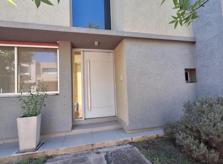 Casa en Venta 3 Dorm,3 Baños, Cochera Doble, Jardin - Altos de Manantiales - 3