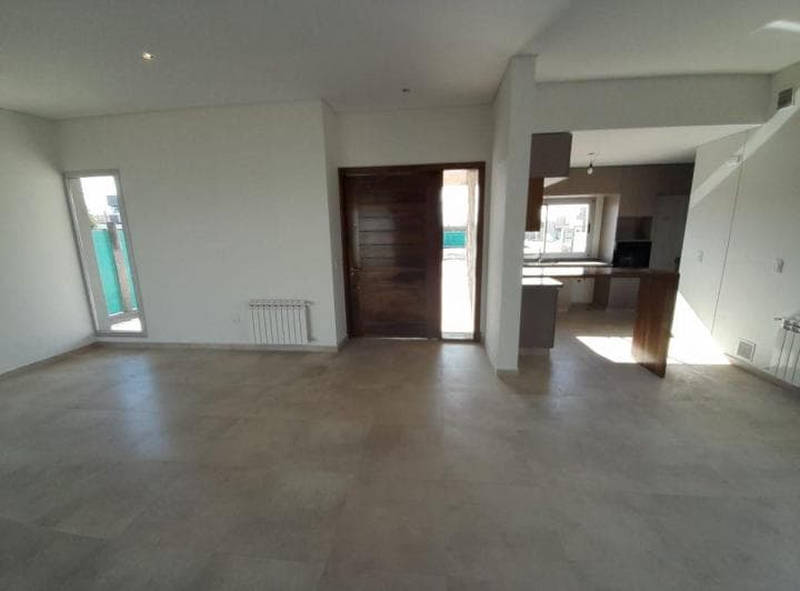 Hermosa Casa en Venta en Barrio Privado Las Cortaderas 3 - 3