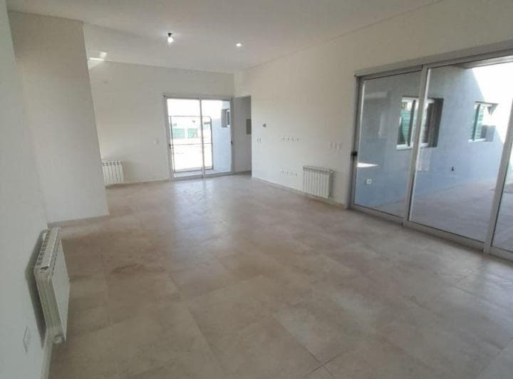 Hermosa Casa en Venta en Barrio Privado Las Cortaderas 3 - 2