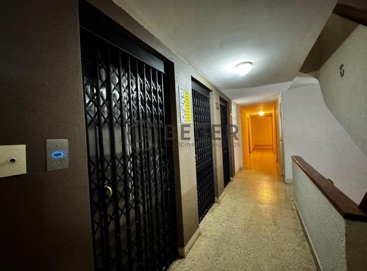 En Venta Dos Ambientes con Dependencia y Balcon, Centro - 4